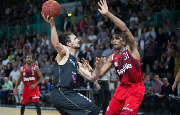 在赛季的早 在赛季的早