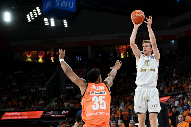 一直以来都 一直以来都